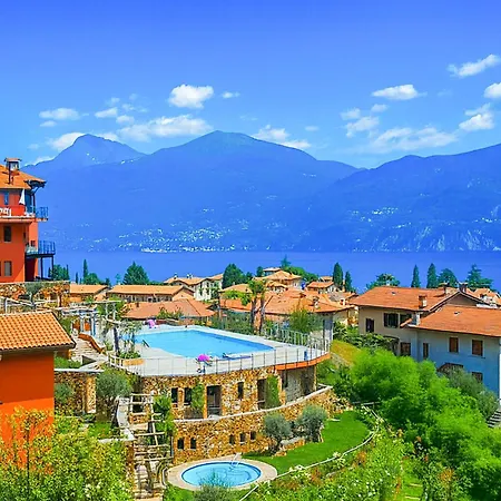 La Perla Di Sonenga - Giardino * מנאג'יו